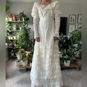 Stunning vintage 70s wedding gown - empire waist regency renaissance style